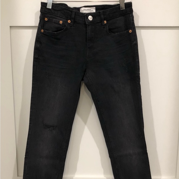 Zara Distressed Jeans - Picture 2 of 3